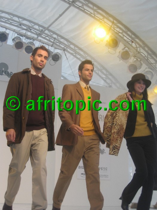 ../Images/Krefeld-Strssenmodenschau-2005 192.jpg